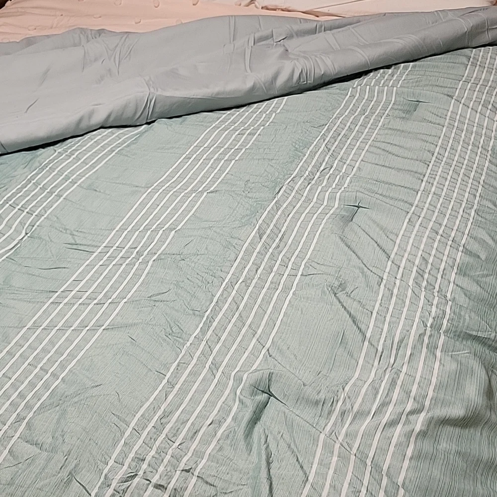 Bedsure Sage Green white stripe comforter Queen 88x88